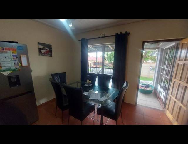 3 BEDROOM HOUSE FOR SALE IN FREEWAY PARK